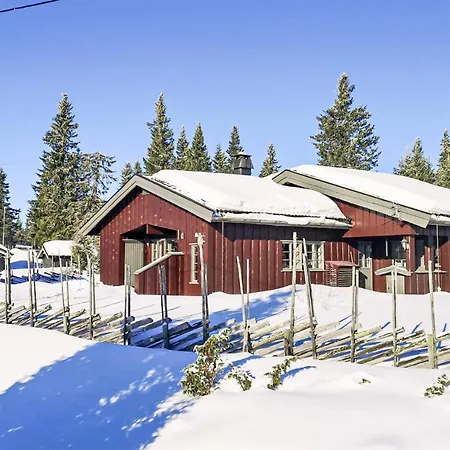 Holiday home Sjusjovegen 1951 *